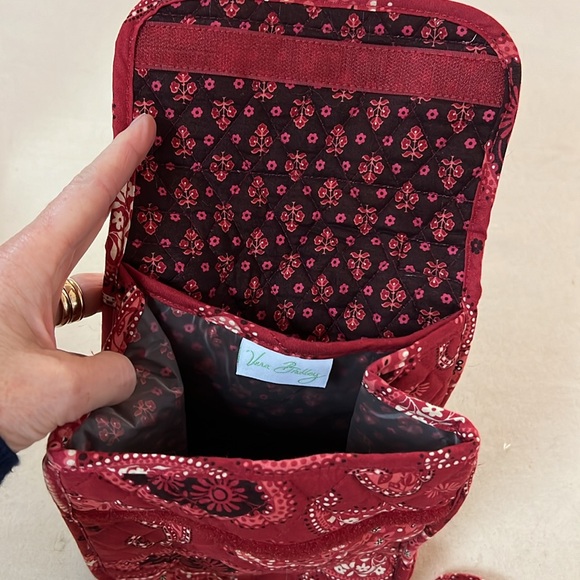 Vera Bradley lunch tote and cell phone case in Mesa Red pattern NWT - Picture 3 of 4